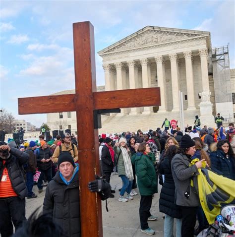 is vox liberal or conservative|Vox (website) .